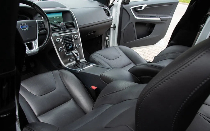 Volvo XC 60 cena 77900 przebieg: 181000, rok produkcji 2016 z Świątniki Górne małe 781